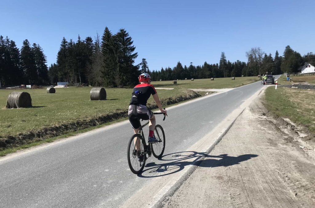 spalona na rowerze szosowym