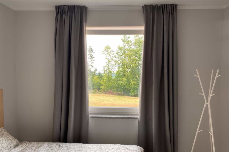 noclegi spalona kotlina klodzka zolty