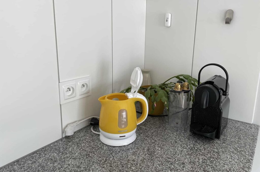 apartament żółty spalona sport ekspres na kawę