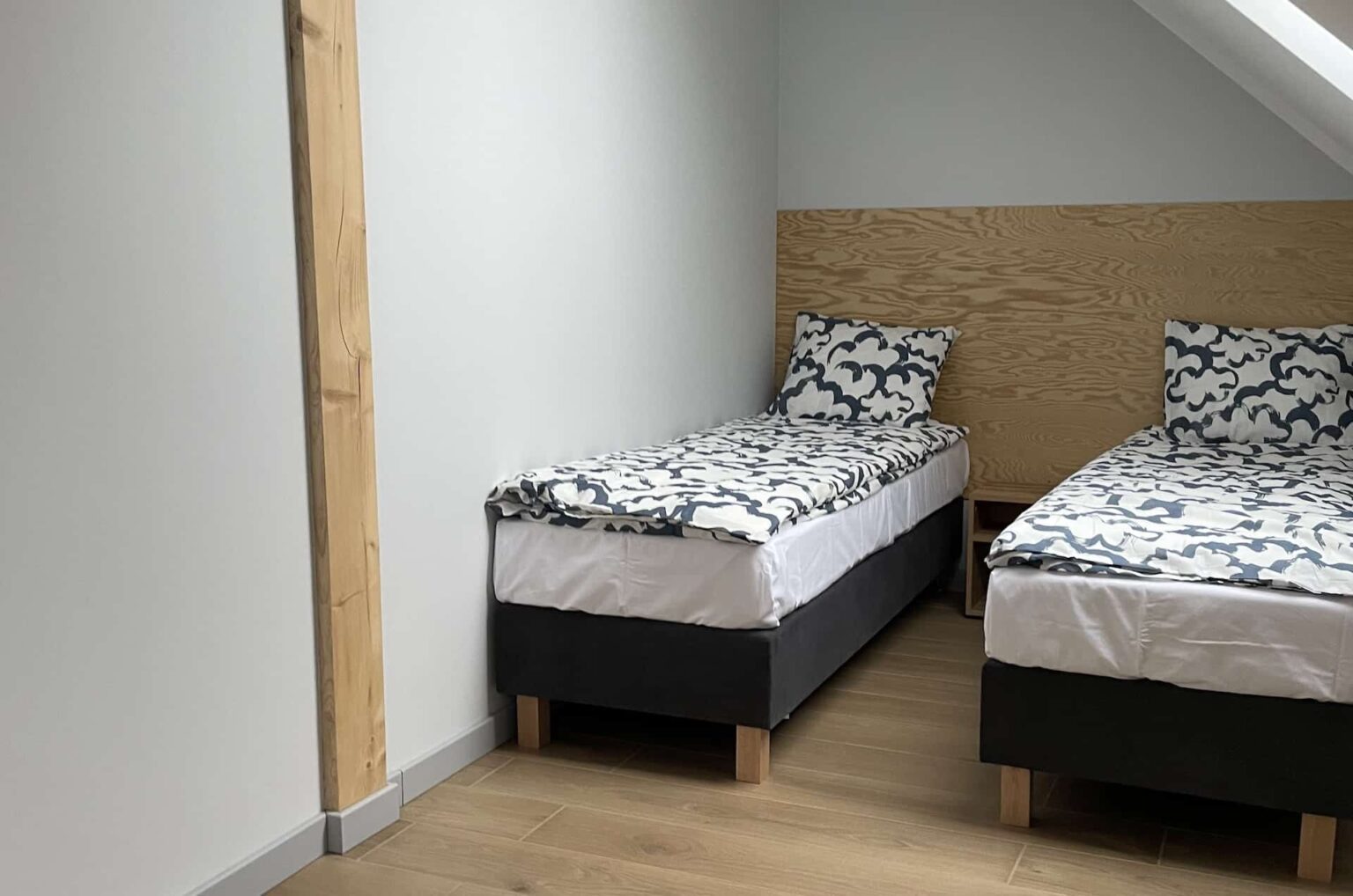 spalona sport apartament czerwony sypialnia