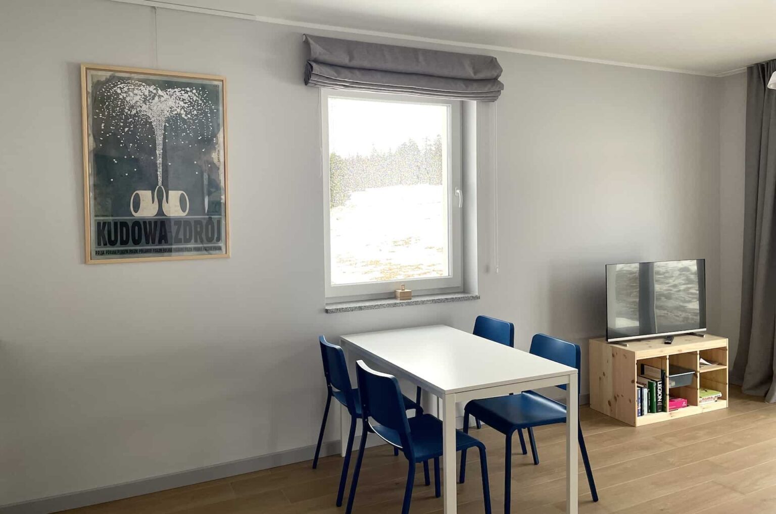 spalona sport apartament niebieski okno