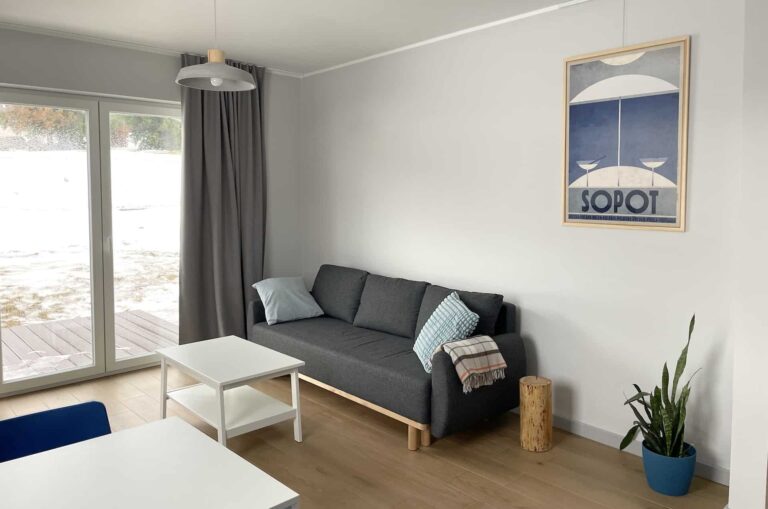 spalona sport apartament niebieski sofa