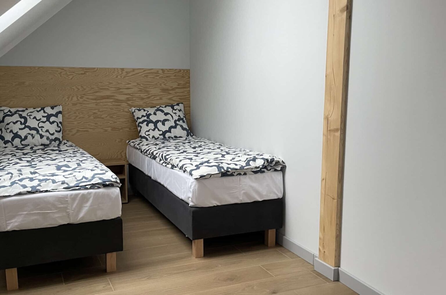 spalona sport apartament zielony sypialnia