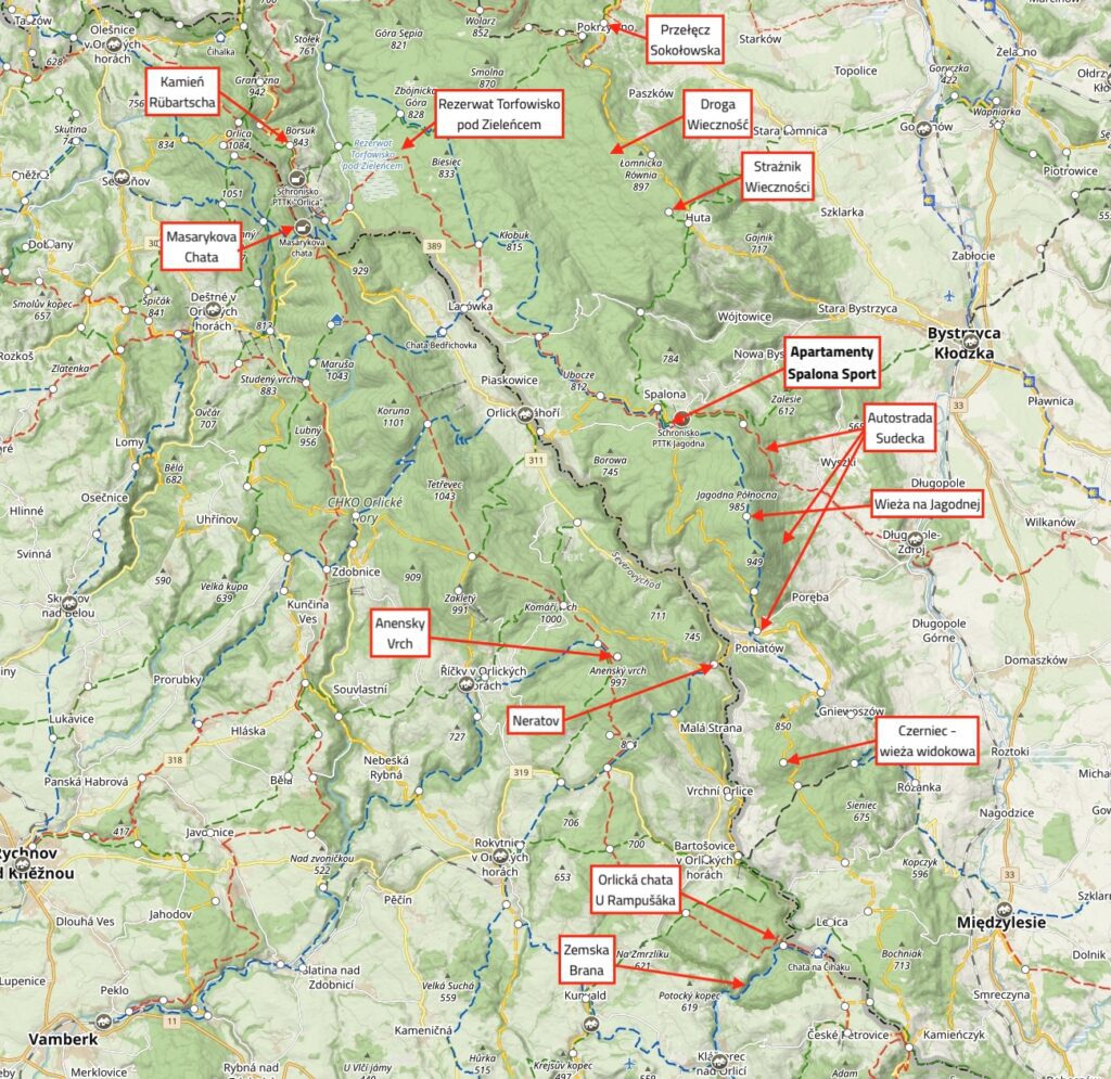 mapa tras pieszych blisko spalonej w górach bystrzyckich