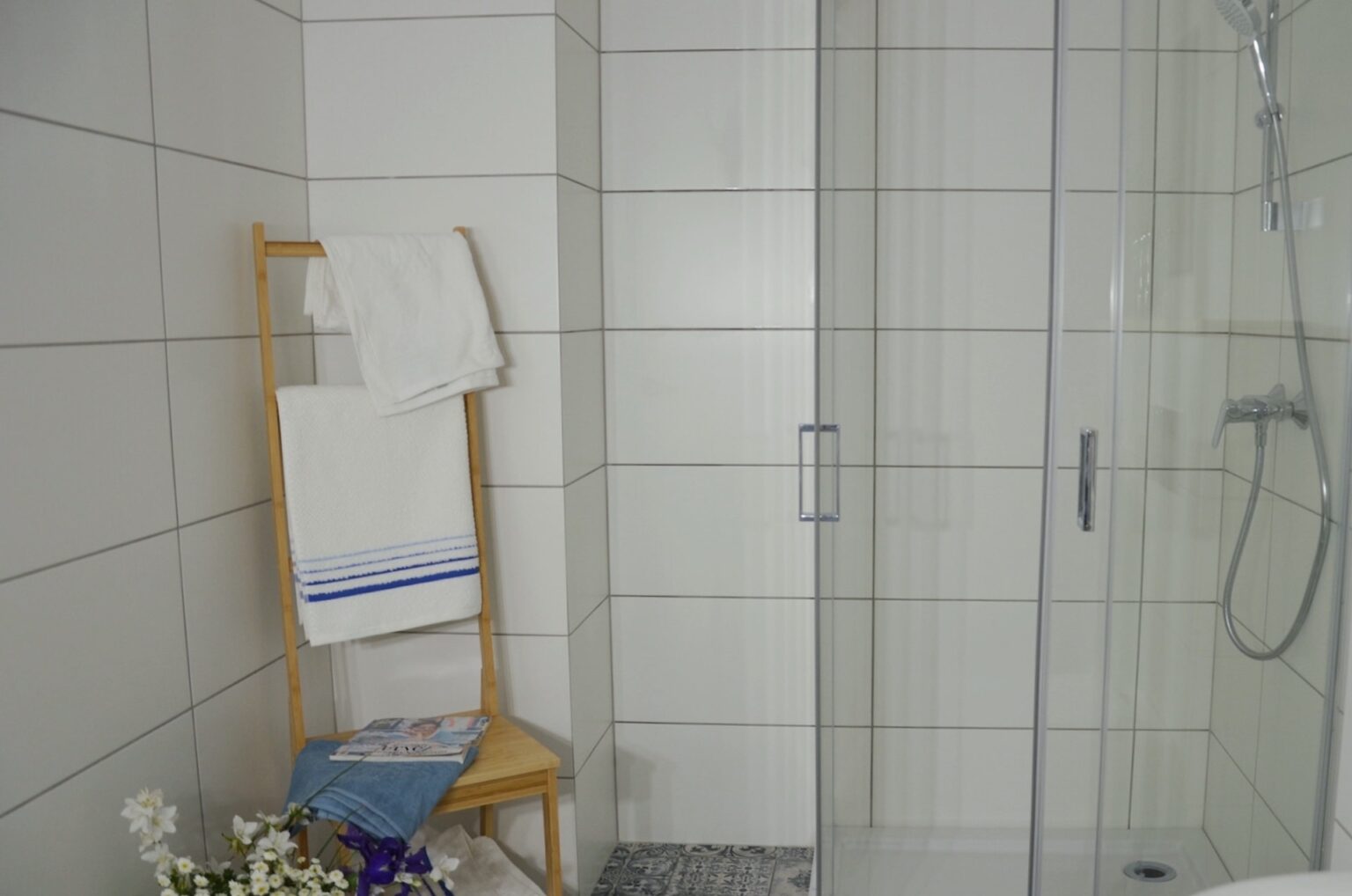 noclegi kotlina klodzka lazienka w apartamencie