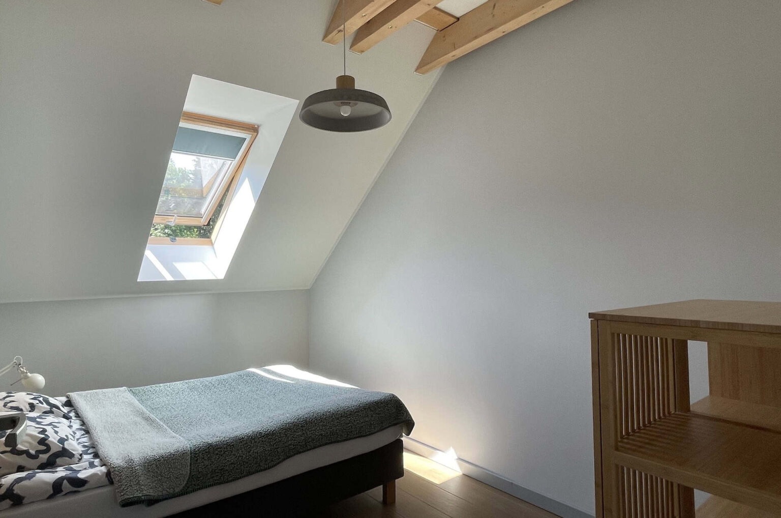 sypialnia apartament zielony spalona sport